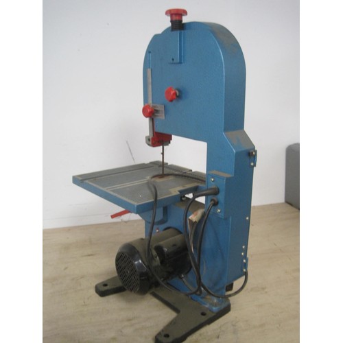 44 - A Clarke bandsaw in working order model CBS190