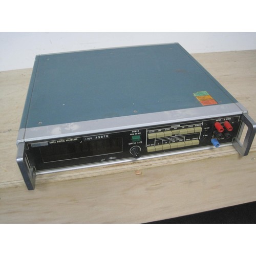 49 - A Fluke 8300A Digital Rack-Mount Voltmeter in working order