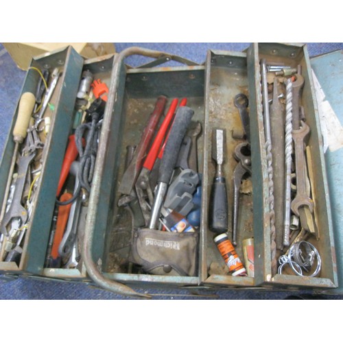 87 - A box of mixed tools