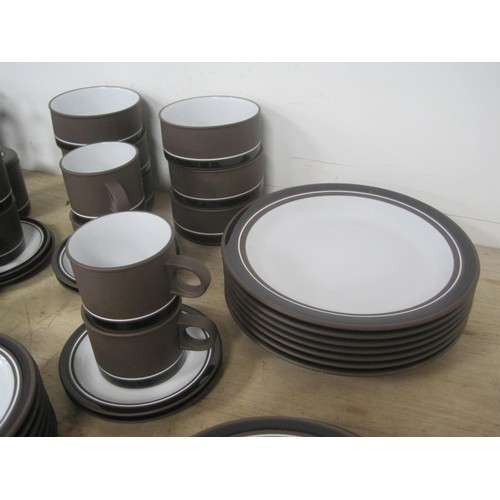 30 - Hornsea Contrast oven to table dinner and tea ware. Lot comprises seven dinner plates, six side plat... 