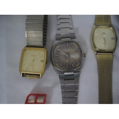 21 - An assortment of wristwatches - two Orrizonte Elegance quartz wristwatches in presentation box, toge... 