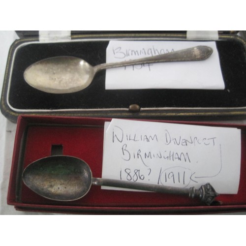 121 - An assortment of hallmarked silver items to include cased spoons, salt spoons, penknife, large silve... 