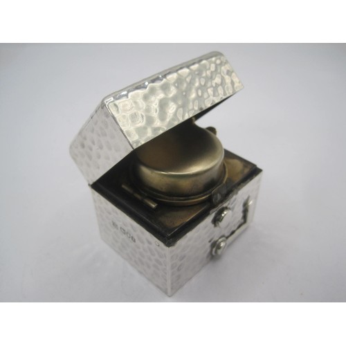 189 - A beautiful sterling silver travelling inkwell retaining its original glass ink bottle with spring l... 