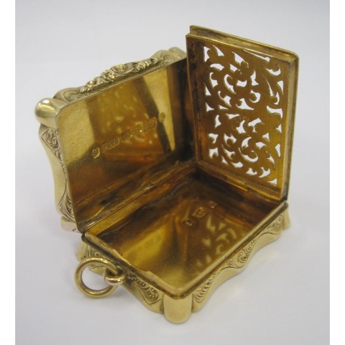 201 - A 9 carat gold Victorian vinaigrette in superb condition, good hinge & grill, hallmarked for Birming... 