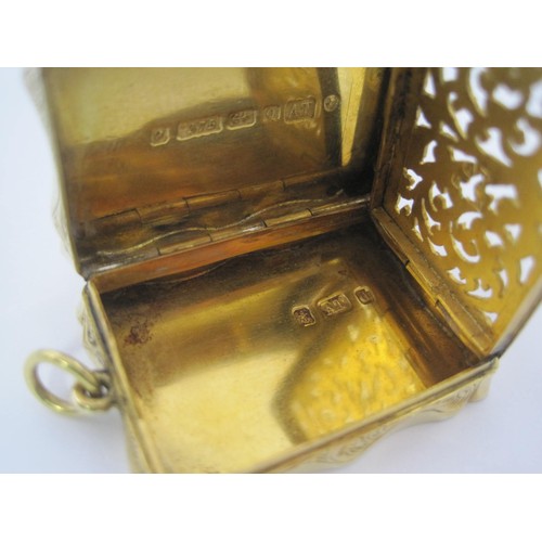 201 - A 9 carat gold Victorian vinaigrette in superb condition, good hinge & grill, hallmarked for Birming... 