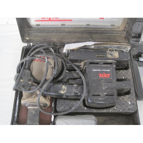 114 - Toledo Sander, Skil Sander, Veritas Honing Guide (Boxed) and Draper Multi Tool. A/F