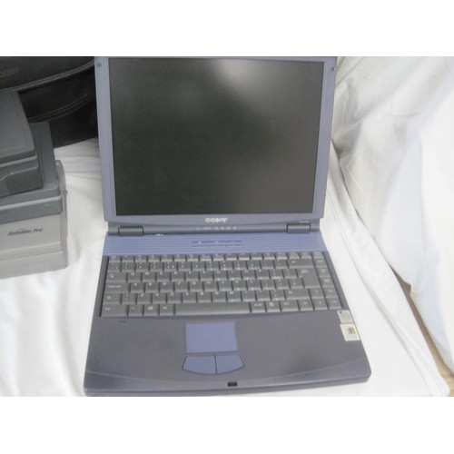 276 - 4 vintage laptops, 3 with likely 486 processors, one Pentium II, comprising a Toshiba Satellite Pro ... 