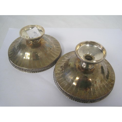 14 - A pair of sterling silver bon bon dishes on pedestal feet with pierced and galleried top and fluting... 