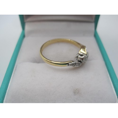 3 - An impressive 18 carat gold 5 stone diamond ring, ring size L, approx weight 2.5g