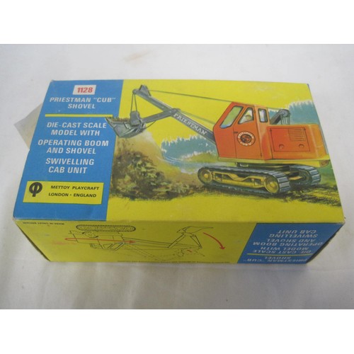 34 - A Corgi Toys Corgi Major #1128 Priestman 'Cub' Shovel, boxed, in very good order, cellophane cover p... 