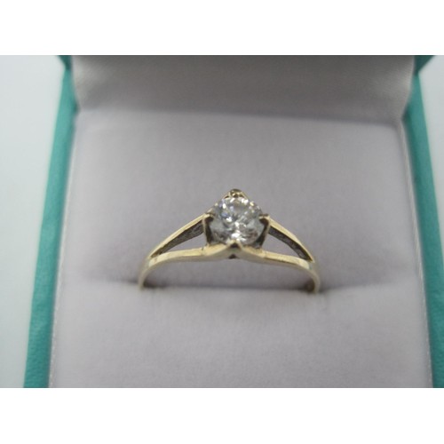 255 - A 9 carat gold cubic zirconia solitaire ring, ring size O, gross weight of ring approx. 1.3g, Britis... 