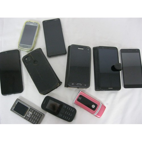 68 - A selection of mobile phones in good cosmetic condition