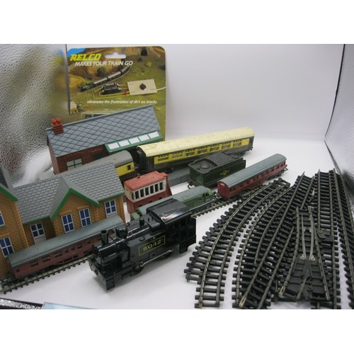 191 - An assortment of model railway items including a Lone Star Treble O Lectric EL61 Locomotive and two ... 