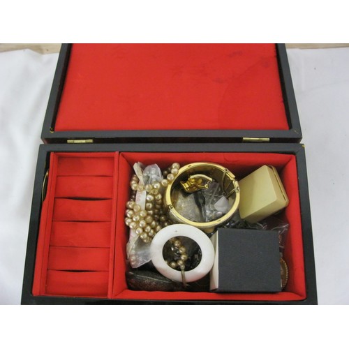 203 - An attractive vintage oriental jewellery box with a selection of costume jewellery, plus a boxed whi... 