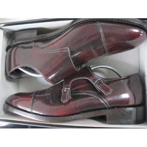 226 - 3 pairs of boxed Samuel Windsor gentleman's handmade leather shoes, unworn, in excellent condition (... 