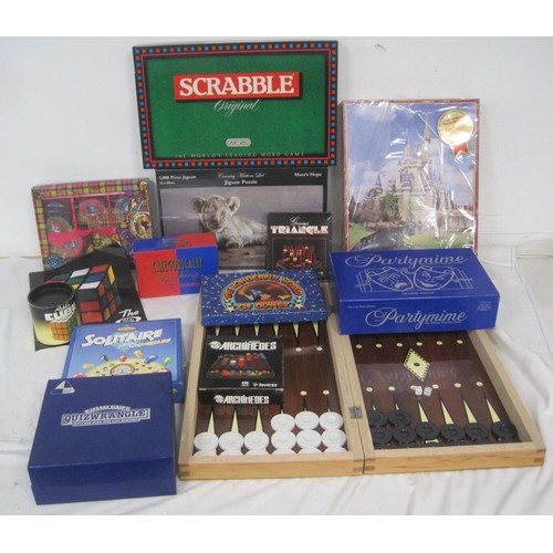 177 - A box of games and puzzles