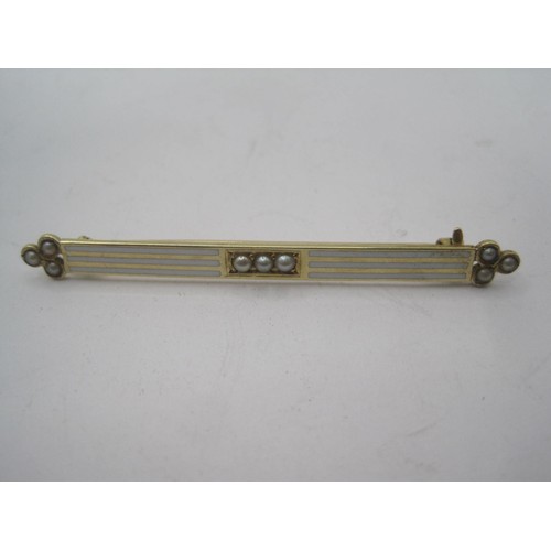 272 - A 14ct gold Bar Brooch set with seed pearls, approx weight 3.31g