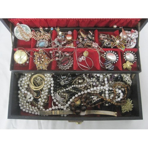 129 - A jewellery box and contents of costume jewellery