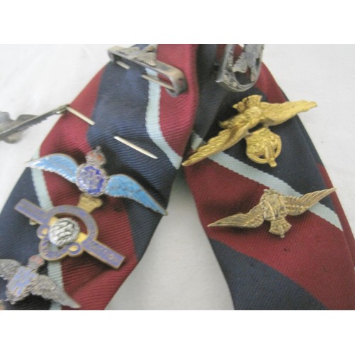 369 - WW2 Royal Air Force sweetheart brooches. An interesting collection of 28 mainly WW2 RAF sweetheart b... 