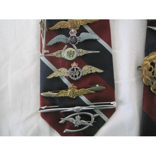 369 - WW2 Royal Air Force sweetheart brooches. An interesting collection of 28 mainly WW2 RAF sweetheart b... 