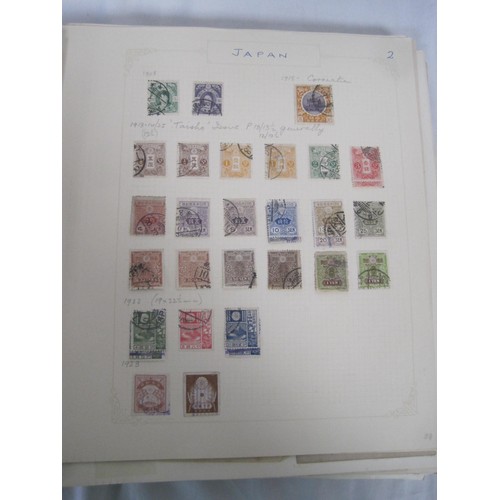 138 - 6 albums of world and United Kingdom stamps