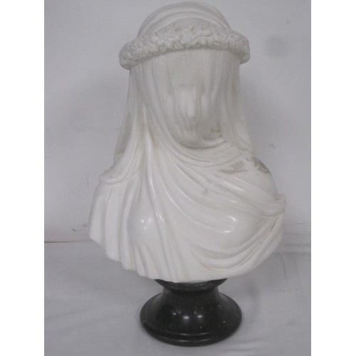 182 - A marble bust in the style of Antonio Frilli 1860-1902 of a Veiled Madonna or medieval lady .
Bust i... 