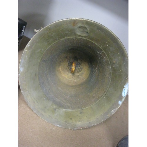 189 - A large  Brass bell minus clangers approx 8 inches tall by 7 at the bottom bellow