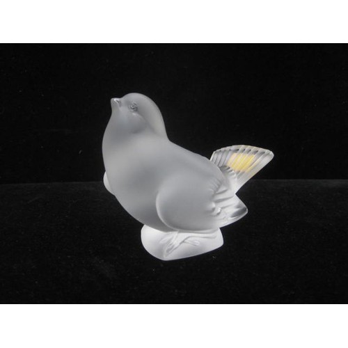 220 - A Lalique sparrow in pristine condition