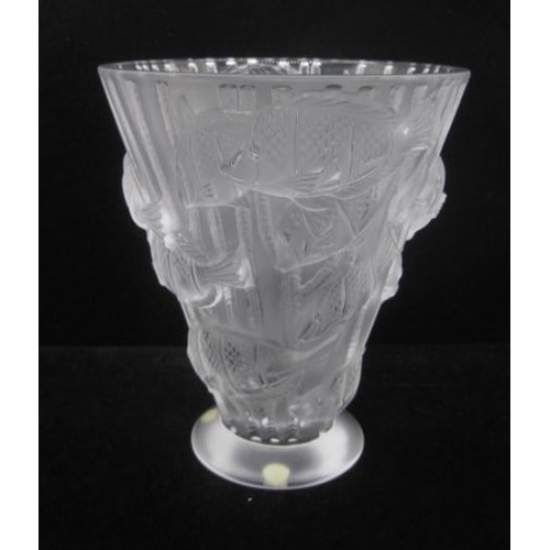 223 - A substantial Lalique vase with original box featuring heavily modelled  stylised fish swimming all ... 