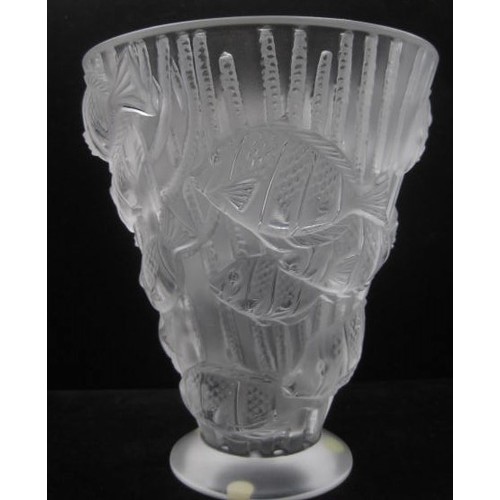 223 - A substantial Lalique vase with original box featuring heavily modelled  stylised fish swimming all ... 