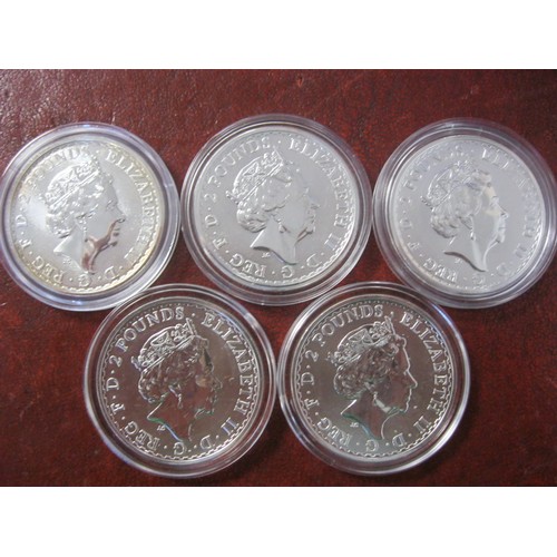 321 - A quantity of 5 x 2019 Queen Elizabeth II .999 silver 1 ounce Britannia £2 coins, encapsulated, mint... 