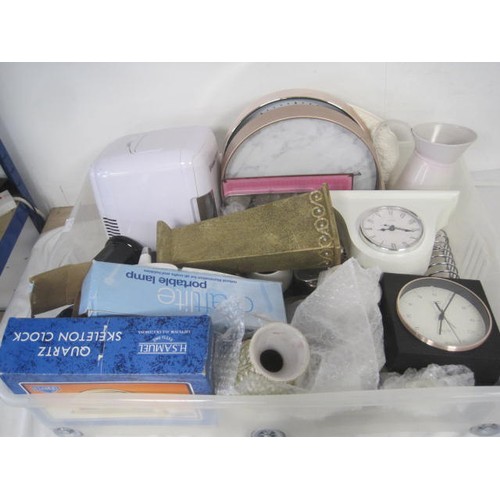 17 - A crate of assorted household, kitchen and decorative items. Includes Russell Hobbs cooler, mantel c... 