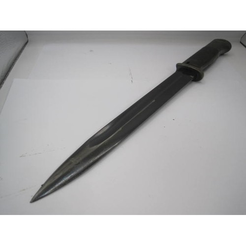 287 - A 1940 Third Reich Mauser bayonet by BERG & Co. in its steel scabbard with leather frog. Having matc... 