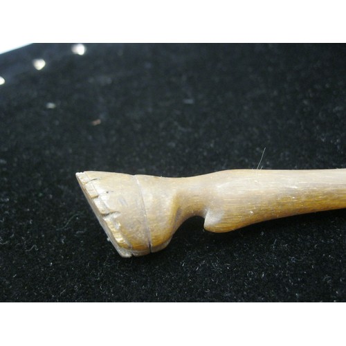 333 - A rhinoceros horn riding crop, likely 18th/19th century, in good order, nicely carved to grip