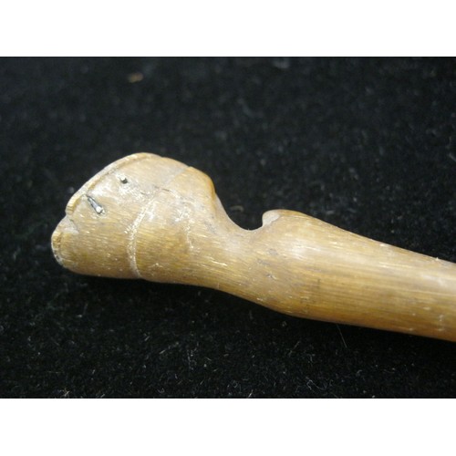 333 - A rhinoceros horn riding crop, likely 18th/19th century, in good order, nicely carved to grip