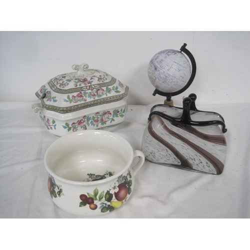 58 - Bridgewood Indian Tree Pattern soup tureen along with a Portmeirion mini potty, a heavy glass purse ... 