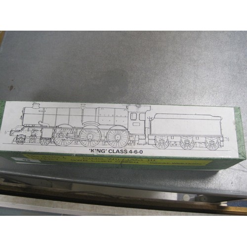 334 - Fulgerex brass King class professionally painted and named King William 3rd
Tested and runs forwards... 