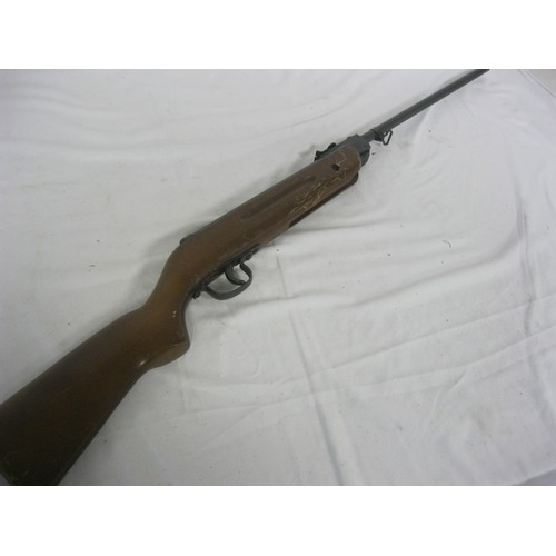 138 - A Vintage Flecha Model 12 .22 calibre air rifle, cocks and fires but could do with an overhaul as sp... 