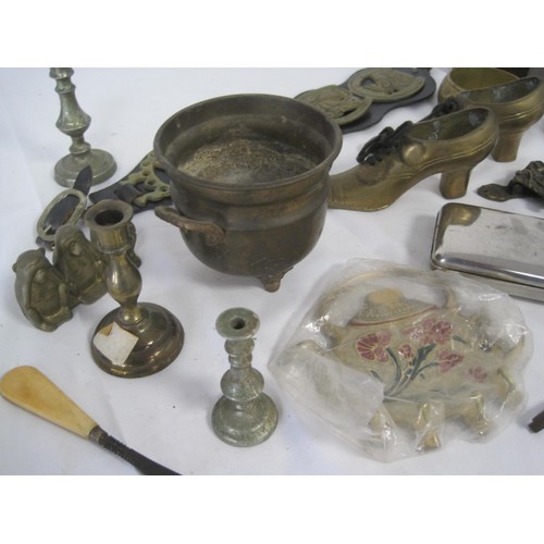 290 - An assortment of brass- and metal-ware including candle trimmers, horse brasses, cigarette boxes and... 