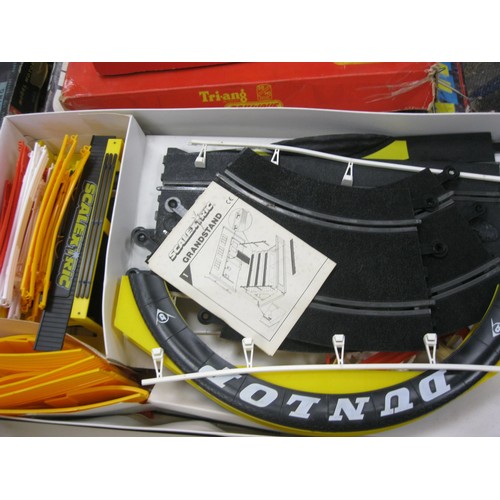 72 - Scalextric Accessories set of a Grandstand and over track footbridge  in very good condition as per ... 