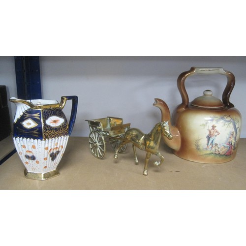 200 - An Imari jug, a Utopia Giftware pottery kettle, and a brass figure of a horse and carriage