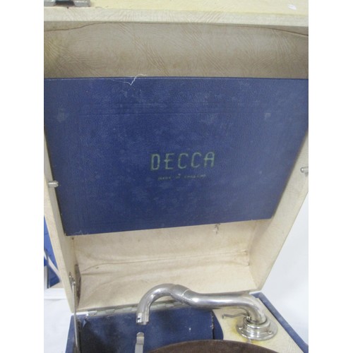 164 - A Decca wind up gramophone