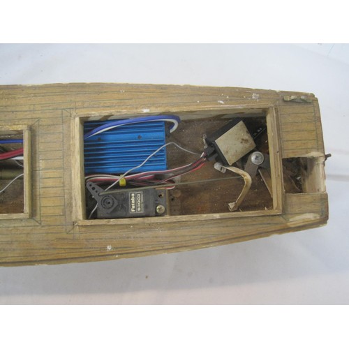 165 - A remote control boat - project, requires work