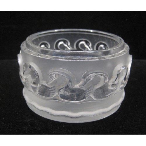 23 - A Lalique Canardes trinket jar, a/f no lid, a small chip, numerous scratches to base which intrude o... 