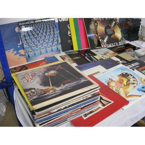 44 - A box of 1980s/90s vinyl LPs in good order including Frankie Goes To Hollywood, Jeff Wayne's The War... 