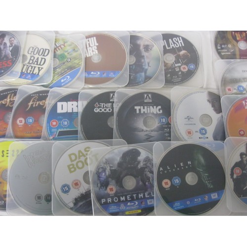 61 - A large assortment of Blue Ray discs, cased, in good order, includes Spiderman boxed sets, plus an a... 