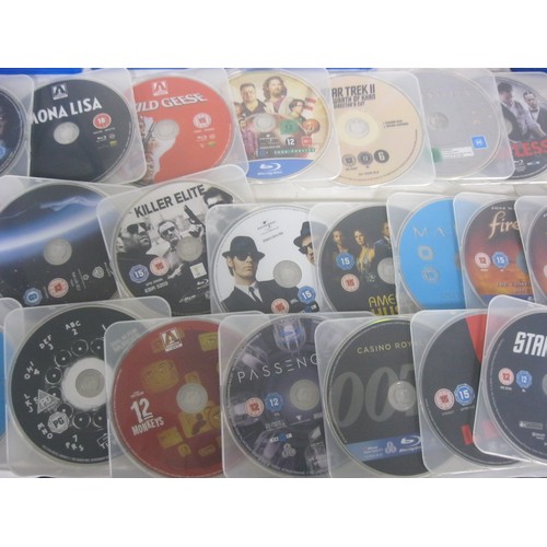 61 - A large assortment of Blue Ray discs, cased, in good order, includes Spiderman boxed sets, plus an a... 