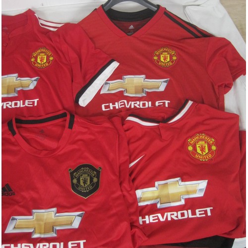 76 - 6 Manchester United football shirts, all red, shirt sponsor Chevrolet (2014-2021 seasons), all XL si... 