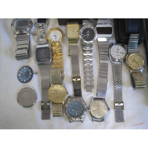 18 - A tub of gents quartz wristwatches (a/f all require new batteries at least, some are disassembled an... 