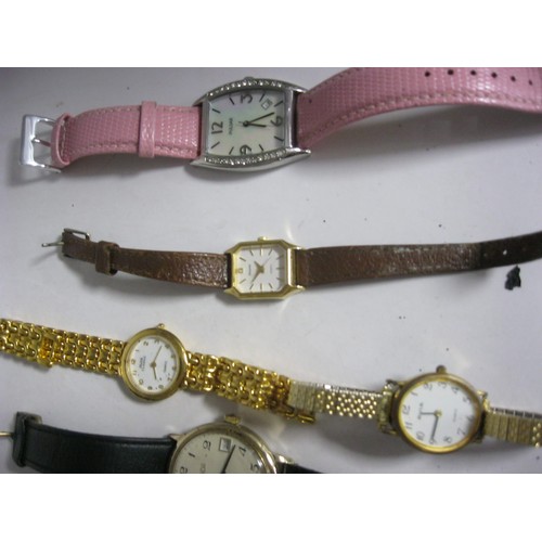 83 - A collection of wristwatches to include Sekonda